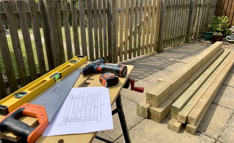 how to build a gate